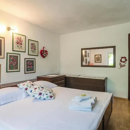 2 Bedroom Beautiful In Feriehus *